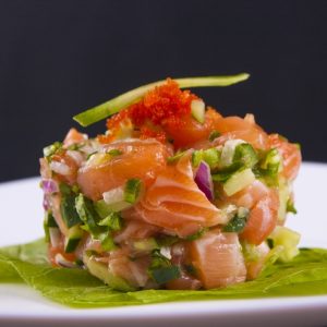 https://dulcesaladomarket.cl/wp-content/uploads/2024/02/Ceviche-de-salmon.jpg